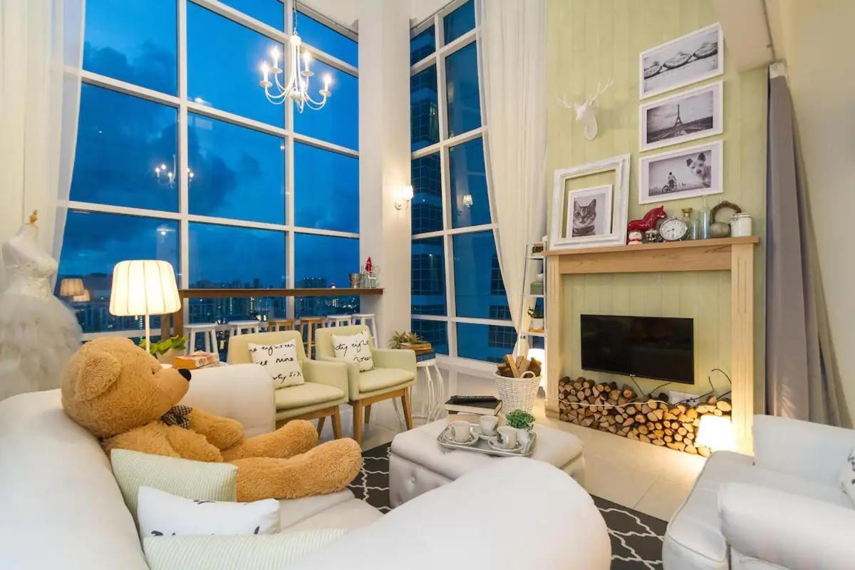 Maritime Suites Holiday Rental George Town Eksteriør billede