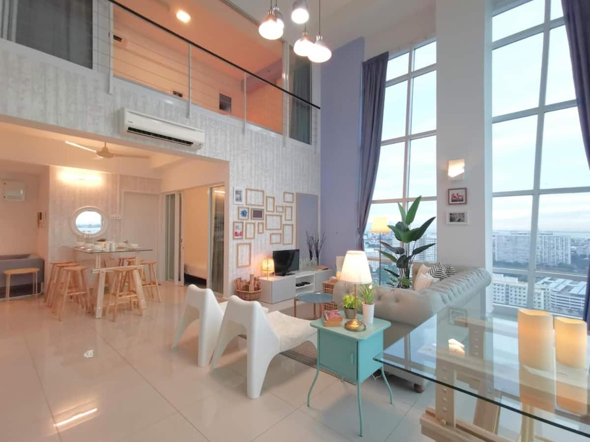 Maritime Suites Holiday Rental George Town Eksteriør billede